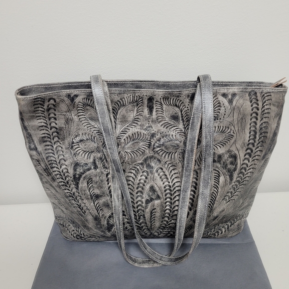 Leaders In Leather Made In Paraguay Artisan Shoulder Bag. - Picture 1 of 16